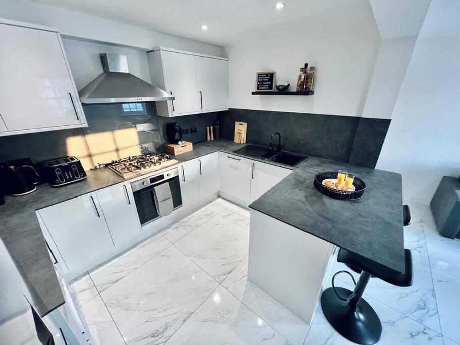 Apartament 2 Bed Harbourside Penthouse With Hot Tub & Stunning Roof Terrace Weymouth Zewnętrze zdjęcie